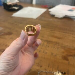 Women’s 10k diamond ring